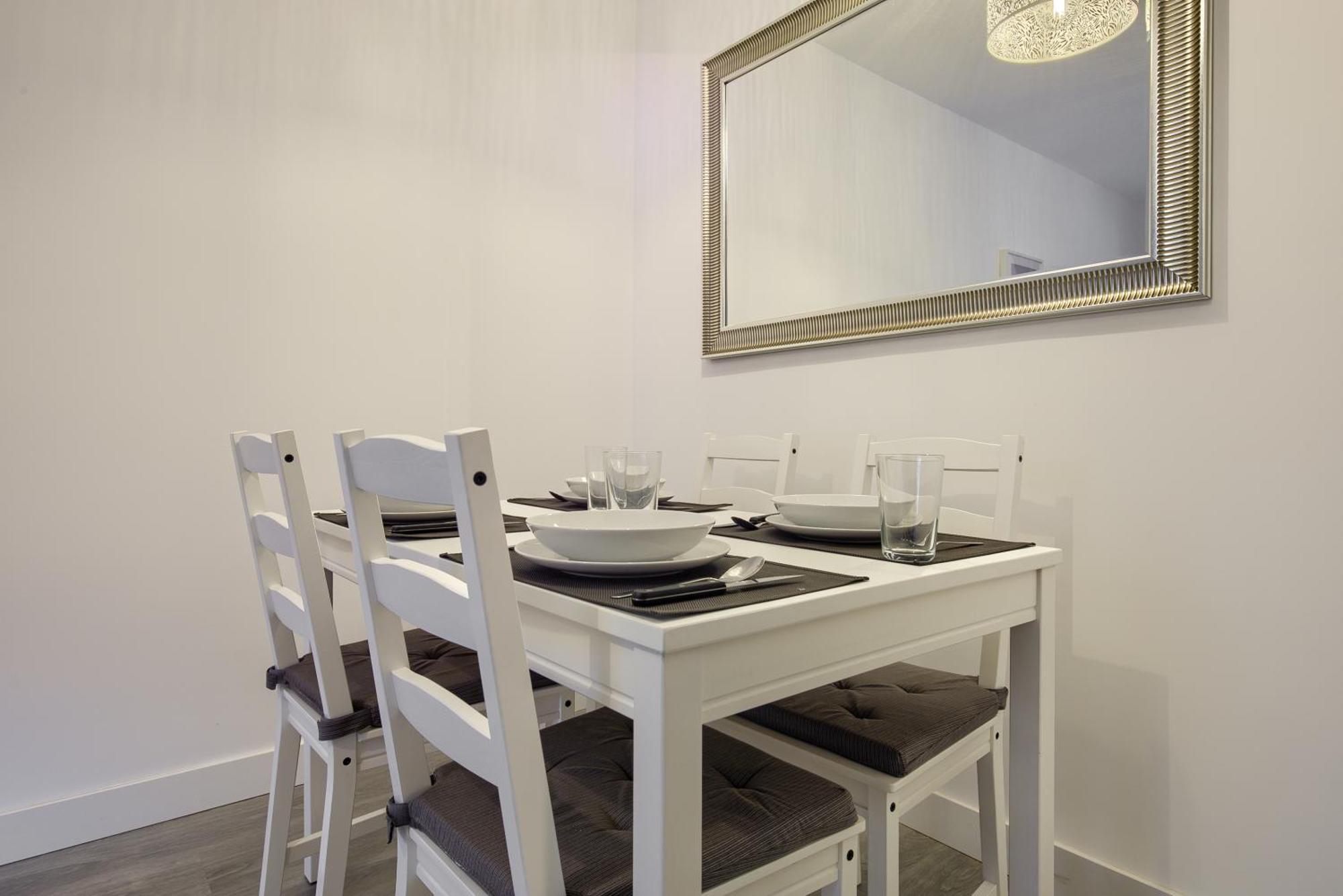 Apartamento San Isidro الكالا ذي إِناريس المظهر الخارجي الصورة